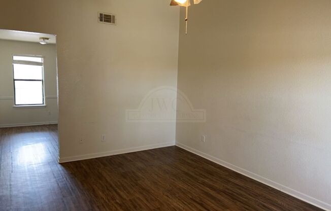 2 beds, 1 bath, $800, Unit 103 Truman Ave W Unit 8