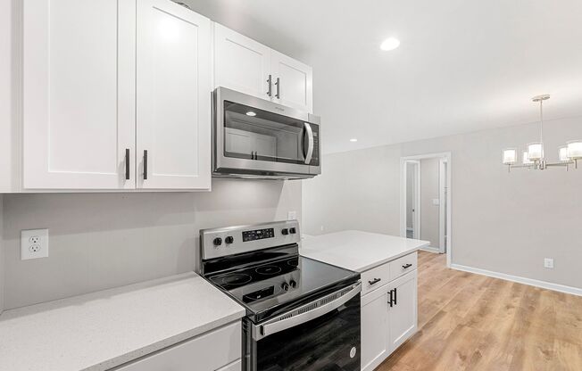 1 bed, 1 bath, 900 sqft, $1,279, Unit 0403 Renovated Unit