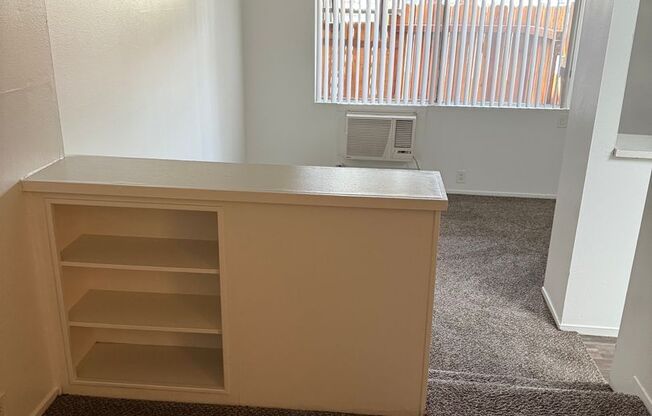 Studio, 1 bath, $995, Unit 09