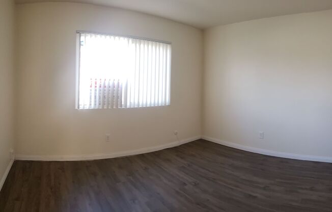 2 beds, 1.5 baths, 800 sqft, $2,100, Unit 2