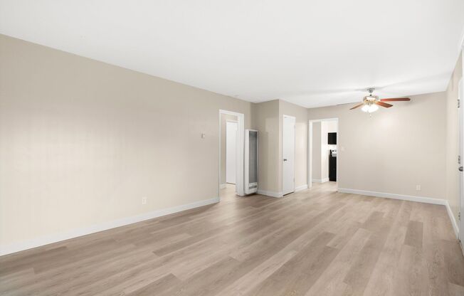 2 beds, 1 bath, 1,100 sqft, $2,100, Unit 11