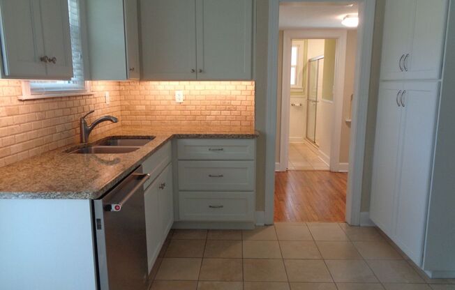 2 beds, 1 bath, $1,750