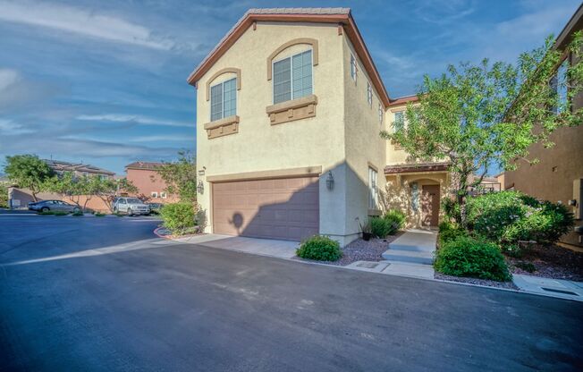 BEAUTIFUL 4 BEDROOM HOME IN THE NORTH SUMMERLIN AREA