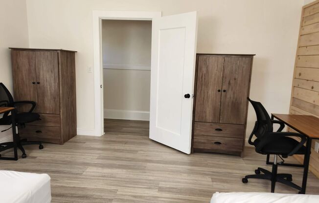 College Ave Apartment for Rent