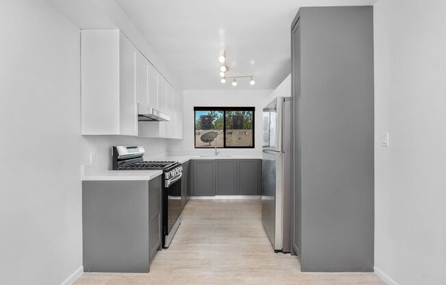 Live in one of the best locations in Los Angeles - Hollywood Hills