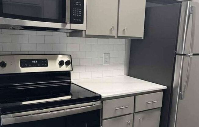 1 bed, 1 bath, 704 sqft, $1,150, Unit 156