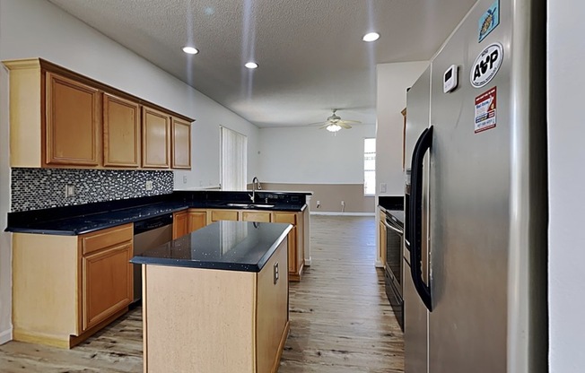 728 HARDWOOD CIR