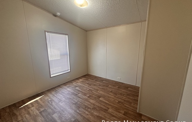 2412 E 7 AVE