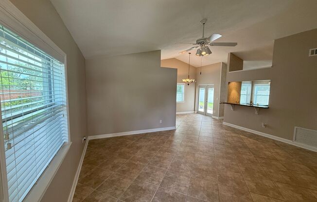 Charming 2-Bed, 2-Bath Home in The Reserve at the Crossings – Lake Mary Living at Its Best!