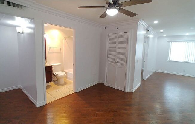 2 beds, 2 baths, 960 sqft, $2,950, Unit 202