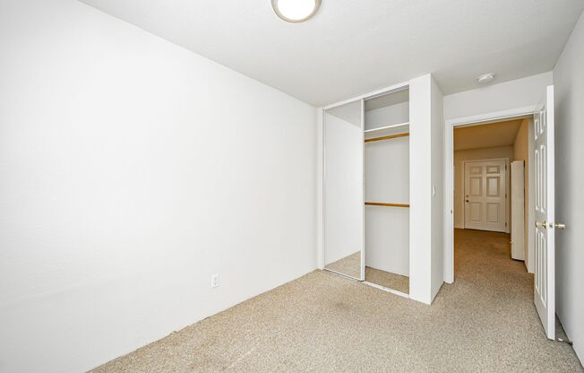 3 beds, 1 bath, $2,795, Unit D