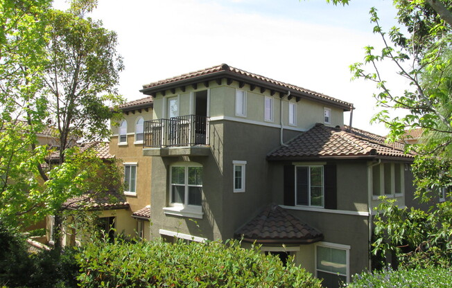 Beautiful Three Story Townhome In San Elijo Hills