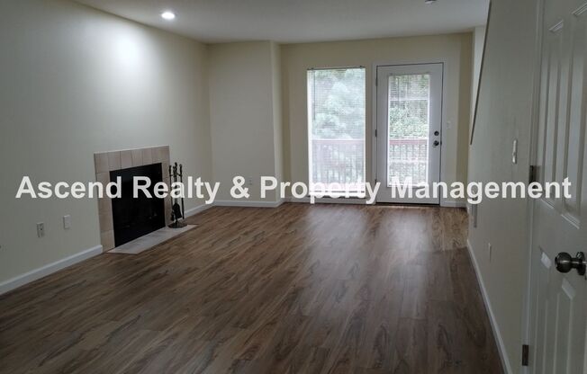 2 beds, 1.5 baths, $2,300