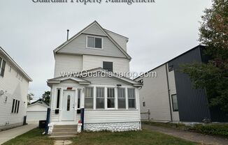 North East Upper Level Duplex, 1 Car Garage, Dishwasher, Washer/Dryer in Unit