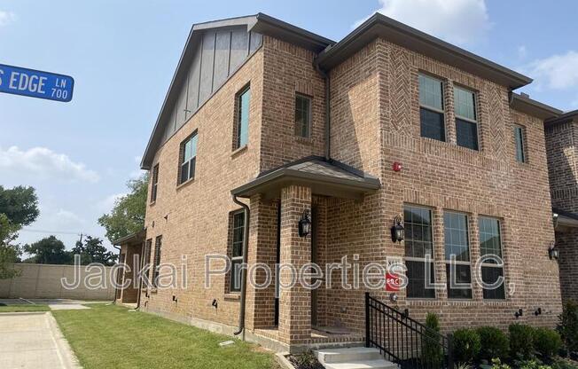 801 Ponds Edge Lane