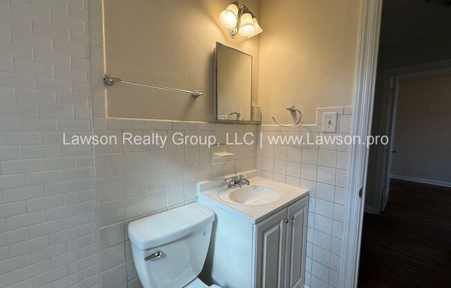 3 beds, 1 bath, $1,395