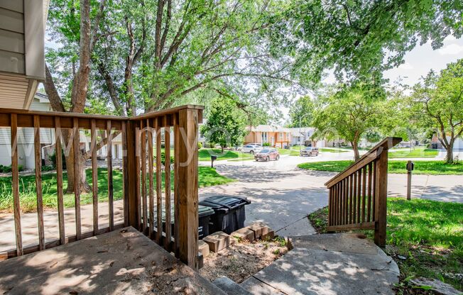 Beautiful 3 Bedroom / 2.5 Bath | 120th and Blondo