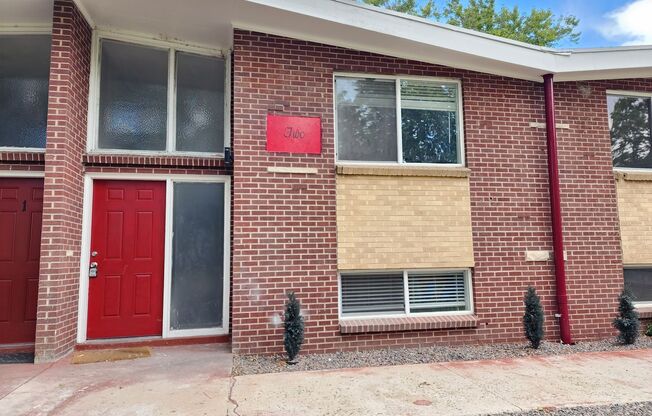 Remodeled 2 Bedroom in Lakewood! Great Location!