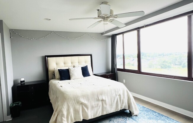 1 bed, 1 bath, 857 sqft, $3,400, Unit 5-5S