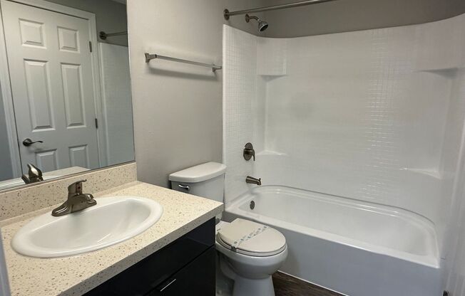 2 beds, 1.5 baths, 866 sqft, $2,855, Unit 800L4