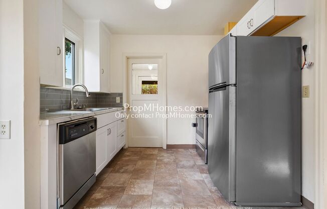 Charming 3-Bedroom Home in Overlook Neighborhood - Your Perfect Home Awaits!