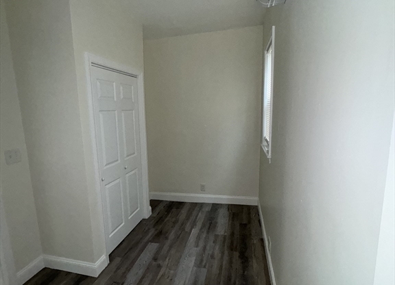 3 beds, 1 bath, 1,100 sqft, $3,000, Unit 1