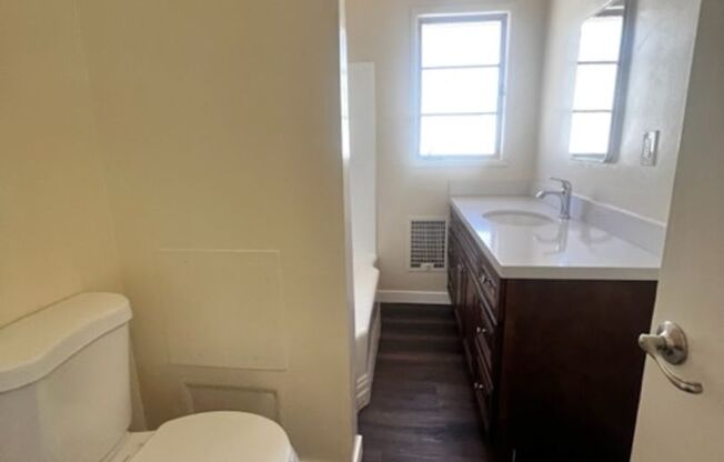 2 beds, 1 bath, $2,495