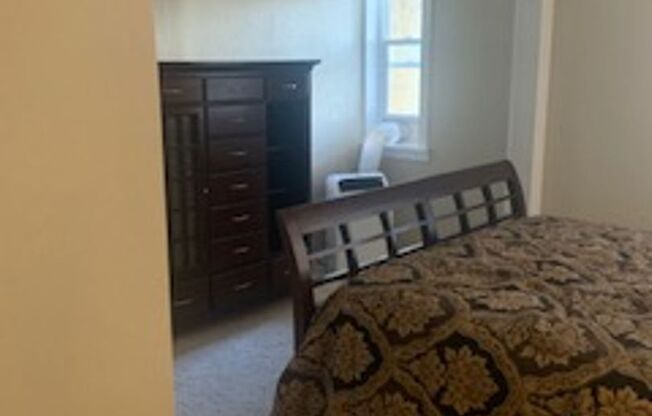 2 beds, 1 bath, $1,750, Unit 108