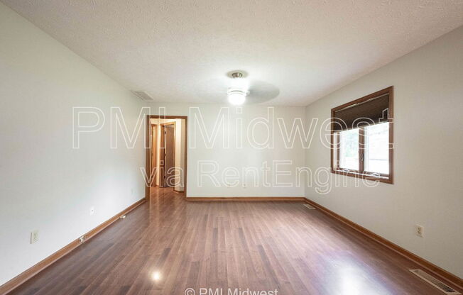 406 TULIP DR