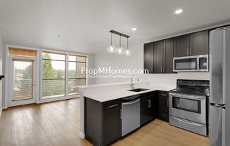Luxury One-Bedroom Condo in Downtown Gresham – Fully Updated!