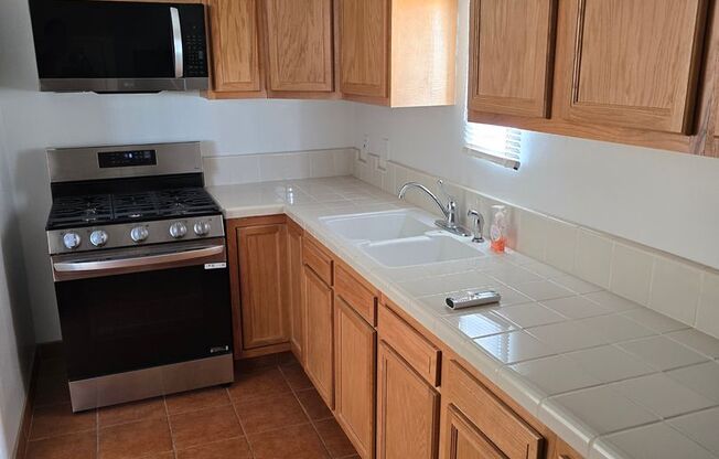 Beautifully Renovated 1 Bedroom Apt - All Ceramic Tile - A/C