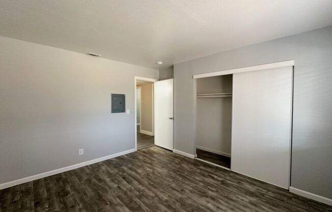 3 beds, 1 bath, 1,000 sqft, $1,695, Unit CAM-06