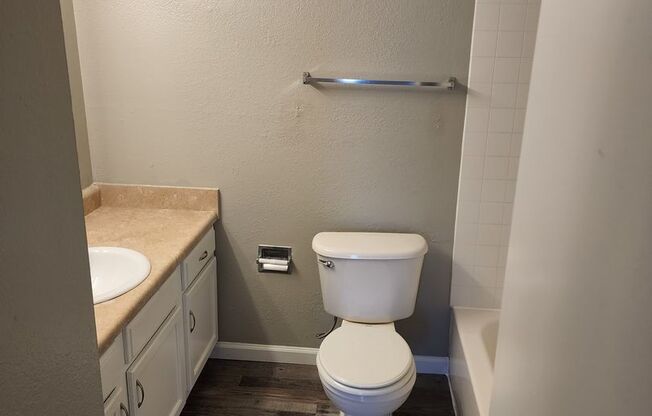 2 beds, 2 baths, 960 sqft, $775, Unit 119