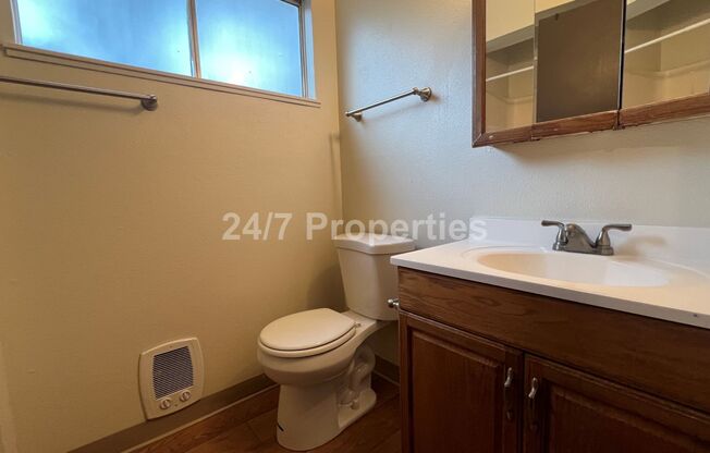 2 beds, 1 bath, $1,395, Unit 4124 Unit C