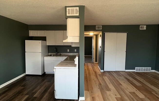 2 beds, 1 bath, $800, Unit 3520 Apt 5