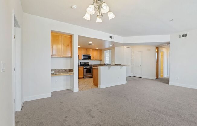 3 beds, 2 baths, 1,333 sqft, $2,550