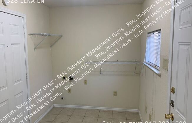 328 LENA LN