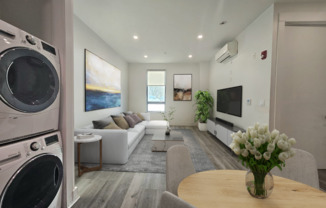 715 PAK AVE