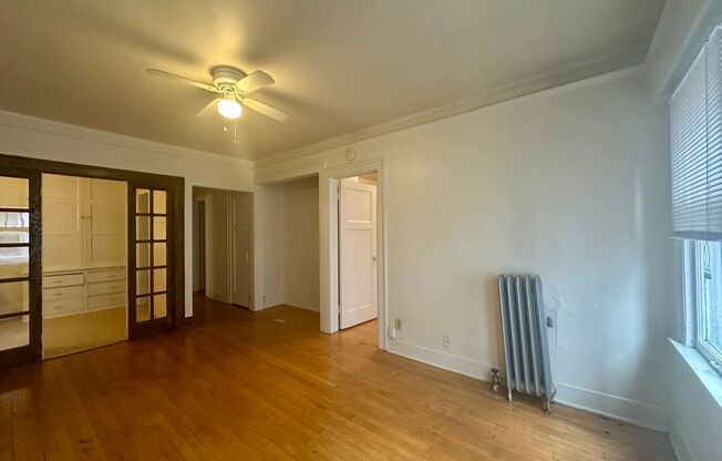 903 E Kilbourn Ave