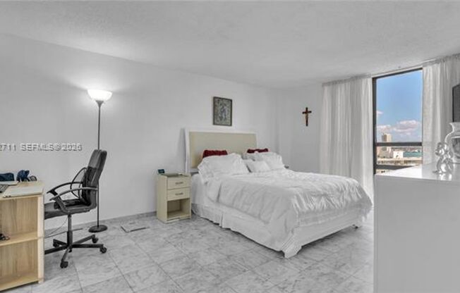 2 beds, 2 baths, $3,500, Unit # 1911