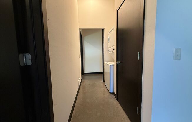 1 bed, 1 bath, 872 sqft, $1,725, Unit 142-114