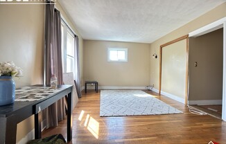 82 Beechcroft St Apt 2