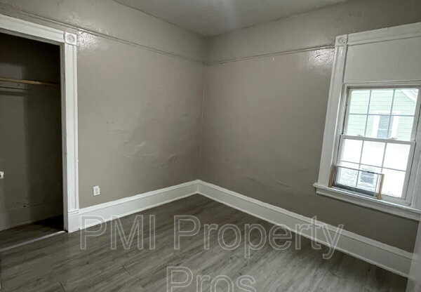 2621 N 23 ST