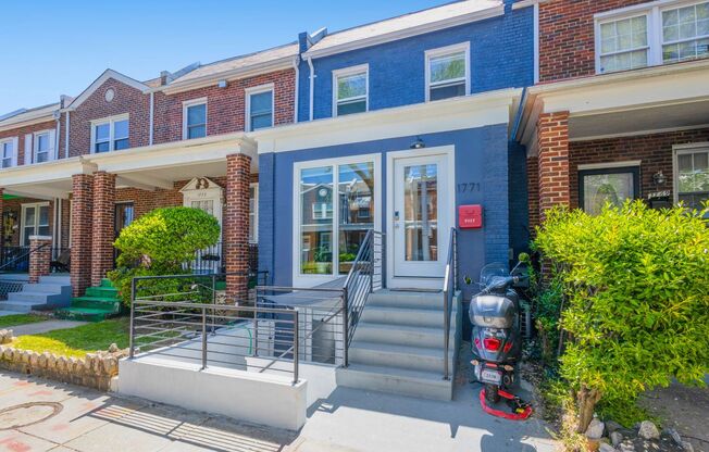 Stunning 4 BR/2.5 Townhome in Trinidad!