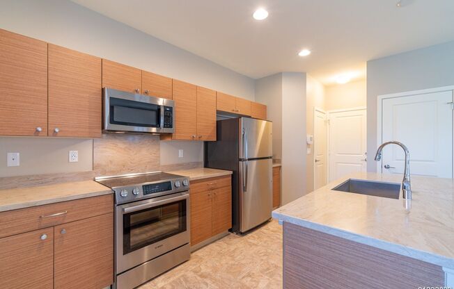 Available for move in June 2!  4-bedroom, 2.5-bath, 2-car garage in Seabridge at Ewa Gentry