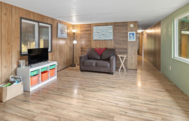 Spacious 2-Bed, 1-Bath Rental with Bonus Room & Large Lot