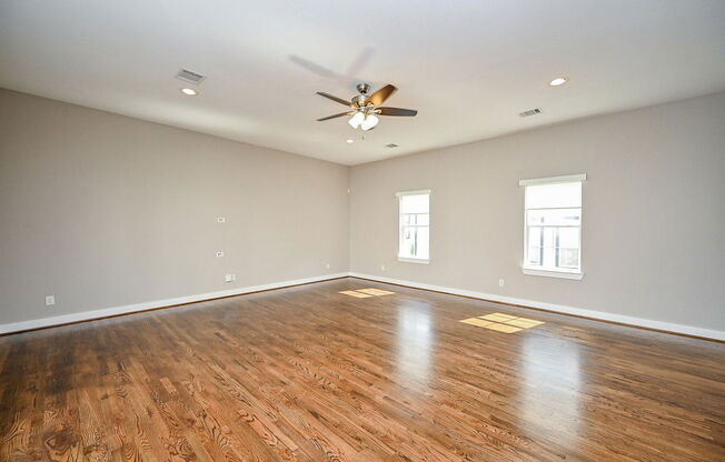 3 beds, 3.5 baths, 2,427 sqft, $2,900, Unit C