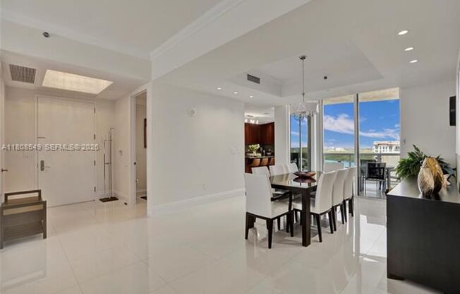 3 beds, 3.5 baths, $12,050, Unit # 1604