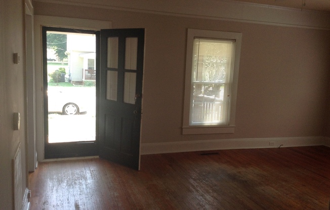 221 Ross Street, 1 bedroom 1 bath House, China Grove NC, AVAILABLE July 2026 $1025