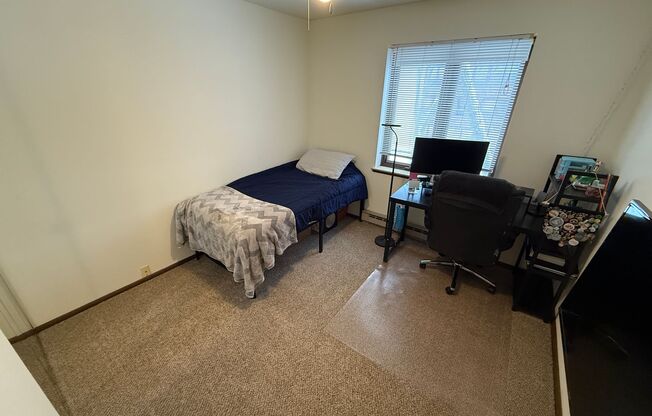 425 E. Henry Clay St.